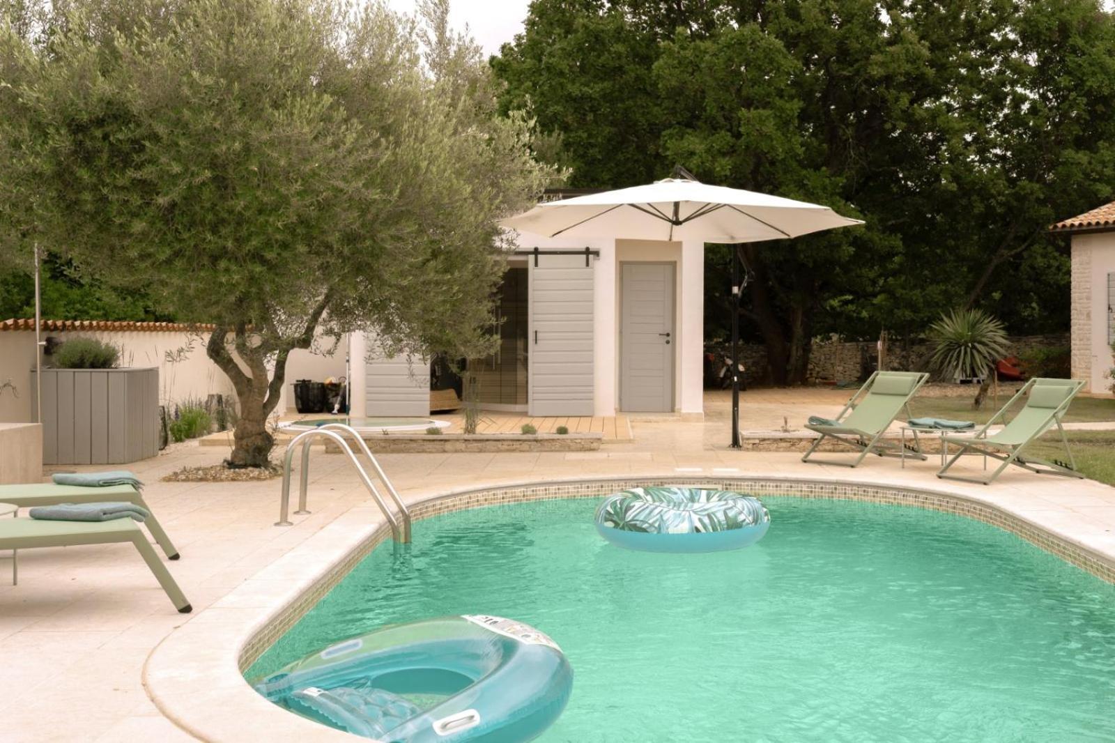 Luxury Villa In Istria - 9,000 Sqm Private Estate With Pool & Sauna, 15 Min To Sea, Near Fazana, 3 Bedrooms Juršići Εξωτερικό φωτογραφία